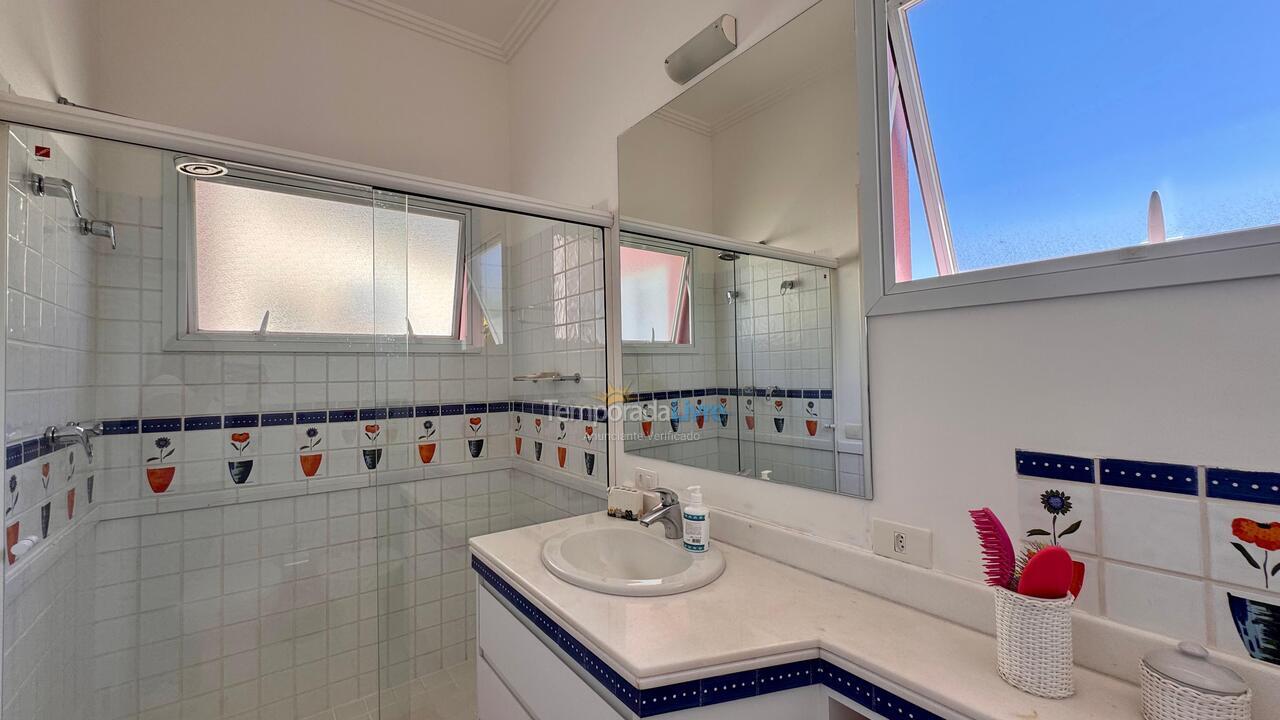 Casa para aluguel de temporada em São Sebastião (Praia da Baleia)