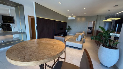 Cobertura 4 suites FRENTE MAR reserva dna 10 pessoas - (12) 99703-1510