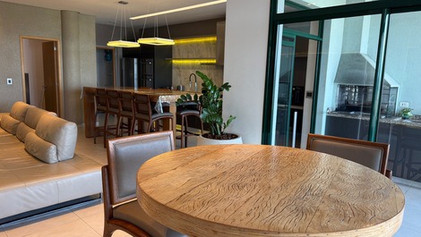 Cobertura 4 suites FRENTE MAR reserva dna 10 pessoas - (12) 99703-1510