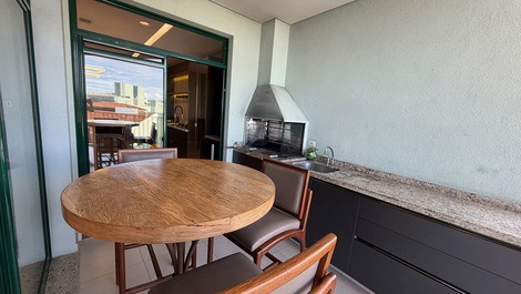 Cobertura 4 suites FRENTE MAR reserva dna 10 pessoas - (12) 99703-1510