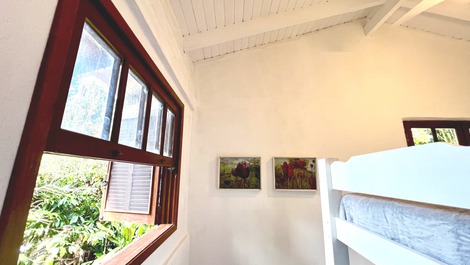 Detalhe dormitório com beliche