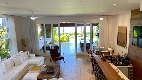 Sala de estar de outro ângulo