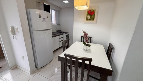 Férias em Bombas? Apto a Poucos Passos da Praia!