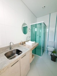 208A - Apartamento com 1 dormitório no centro Bombinhas