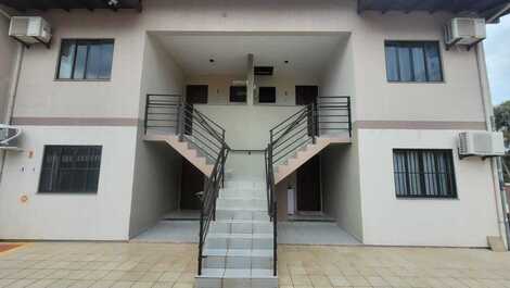 001F - Lindo apartamento com 1 dormitório no centro de Bombinhas.