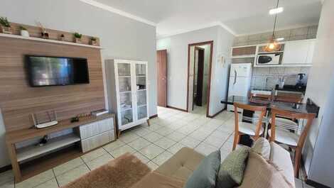 001F - Lindo apartamento com 1 dormitório no centro de Bombinhas.