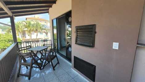 001F - Lindo apartamento com 1 dormitório no centro de Bombinhas.