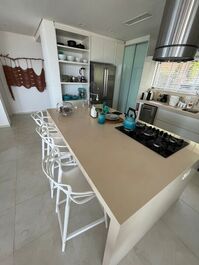 CASA EN CONDOMINIO CERRAREIA