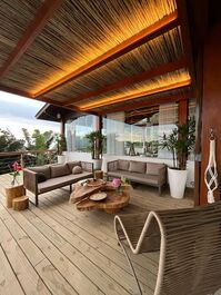 CASA EN CONDOMINIO CERRAREIA