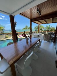 CASA EN CONDOMINIO CERRAREIA