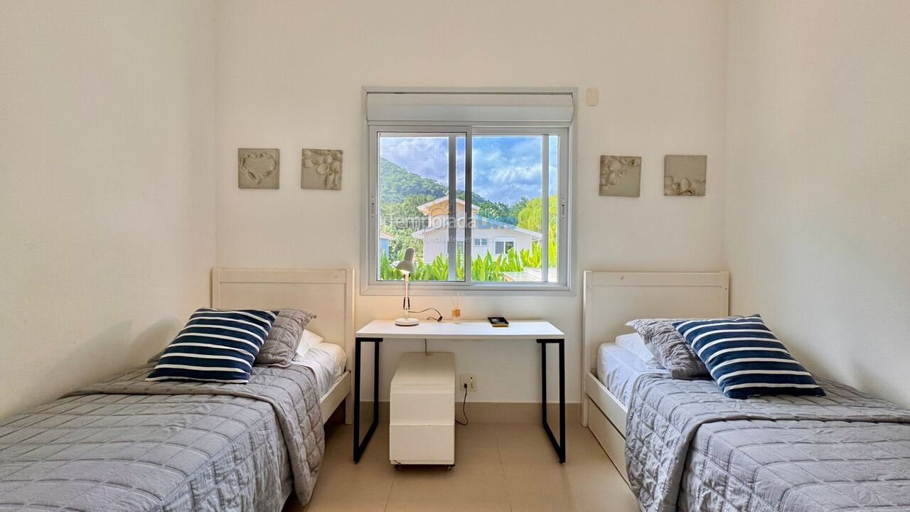 Casa para alquiler de vacaciones em São Sebastião (Praia da Baleia)