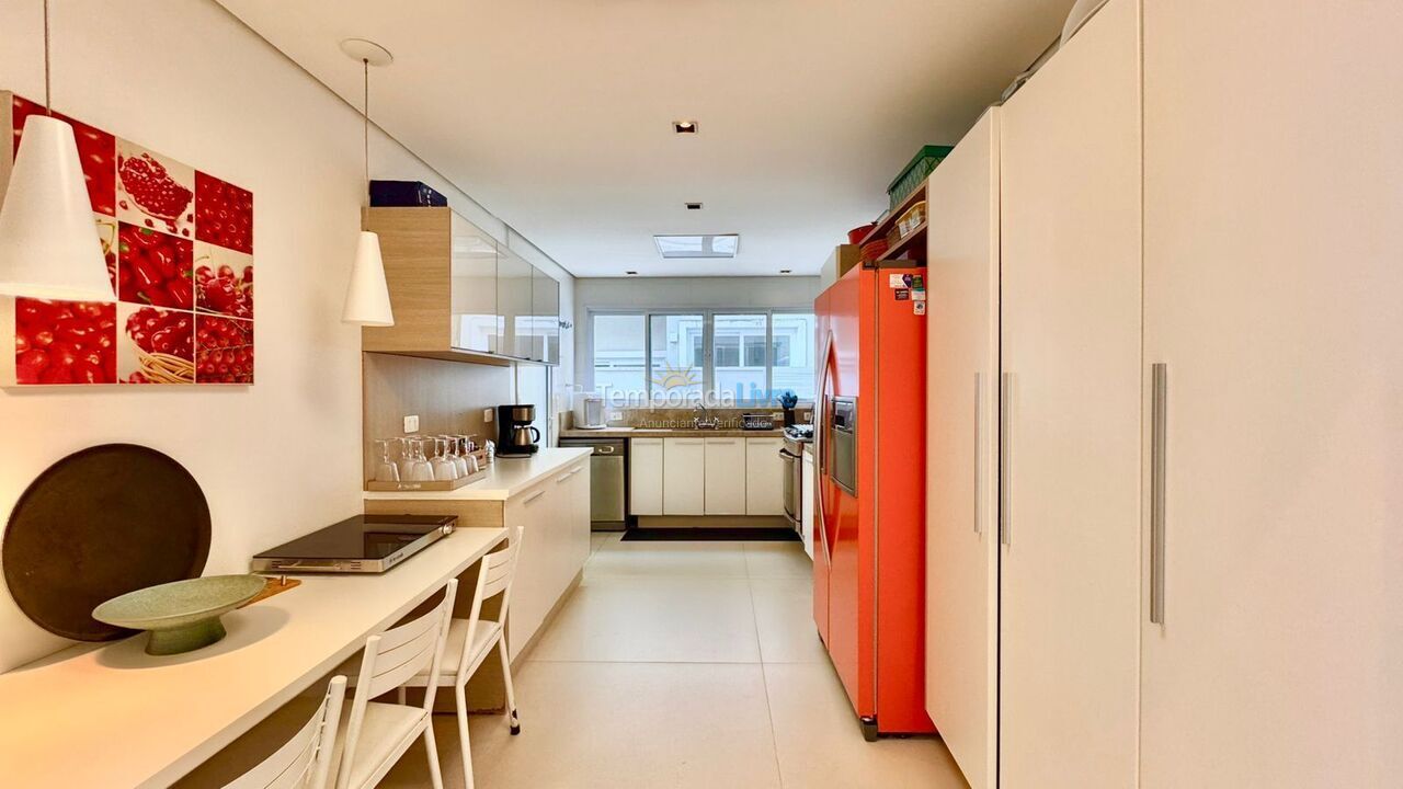 Casa para alquiler de vacaciones em São Sebastião (Praia da Baleia)