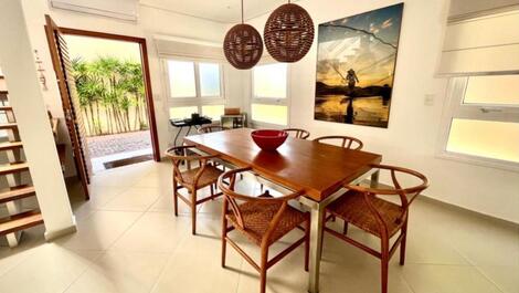 Casa en condominio frente a la arena - Playa Juquehy