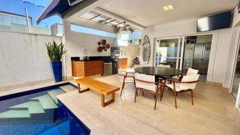 Casa en condominio frente a la arena - Playa Juquehy