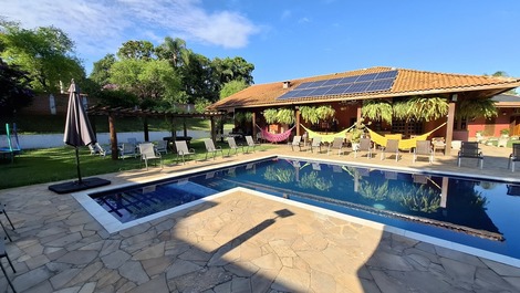 Chácara Santa Luzia Tietê - 7Súites/40P - Lounge/Piscina Climatiza