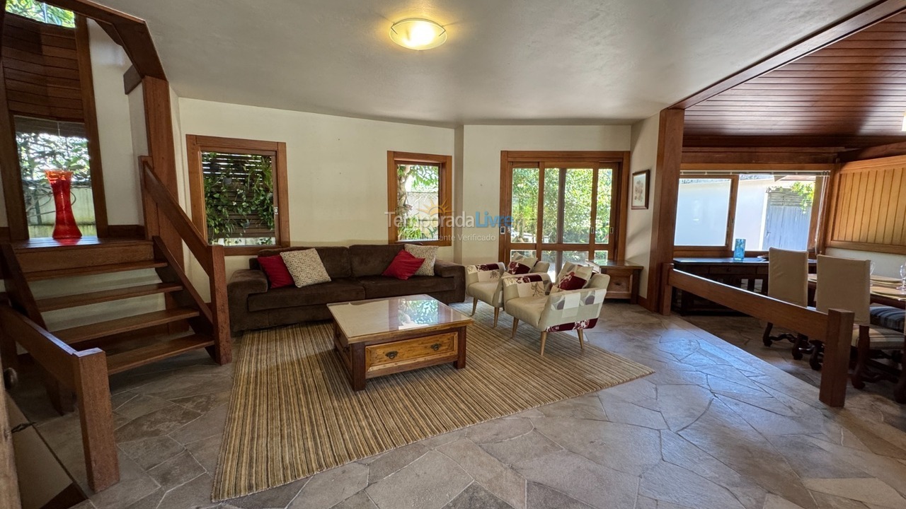 House for vacation rental in Florianopolis (Jurerê Internacional)