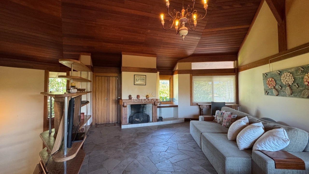 House for vacation rental in Florianopolis (Jurerê Internacional)