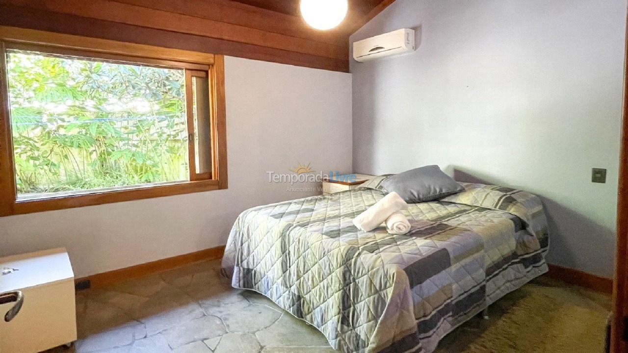 House for vacation rental in Florianopolis (Jurerê Internacional)