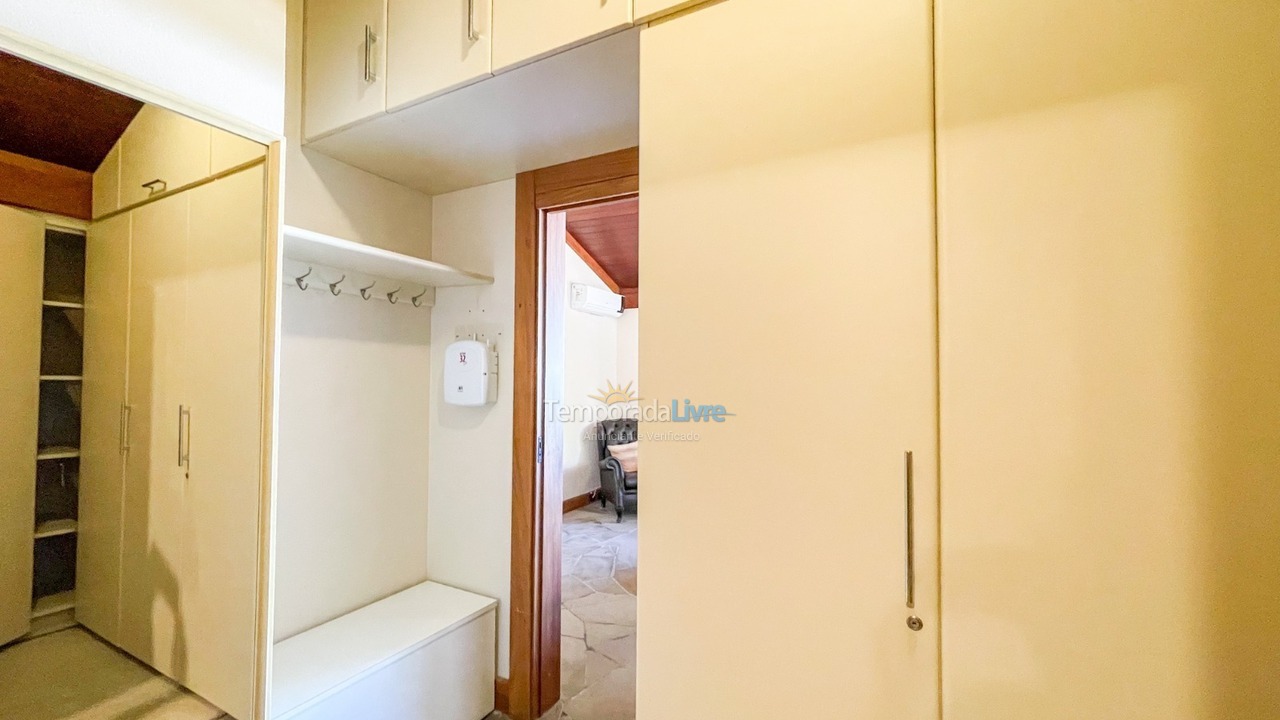 House for vacation rental in Florianopolis (Jurerê Internacional)