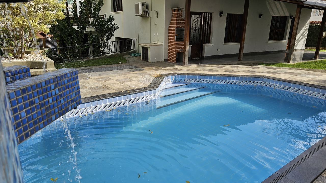 Casa para aluguel de temporada em Guarapari (Praia das Castanheiras)