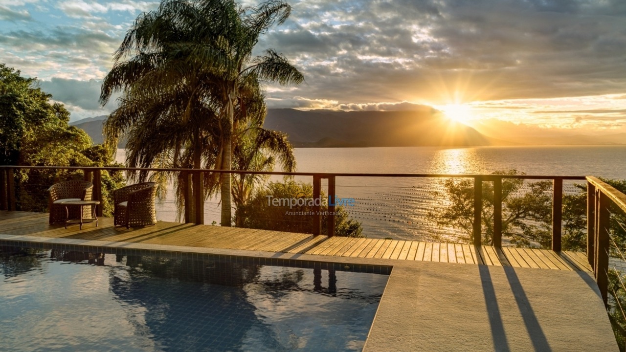 House for vacation rental in Florianópolis (Ribeirão da Ilha)