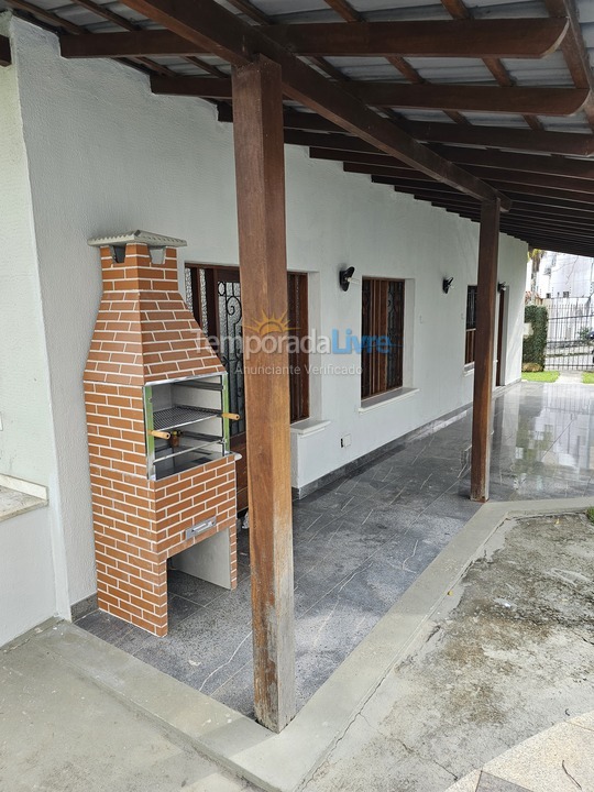 Casa para aluguel de temporada em Guarapari (Praia das Castanheiras)