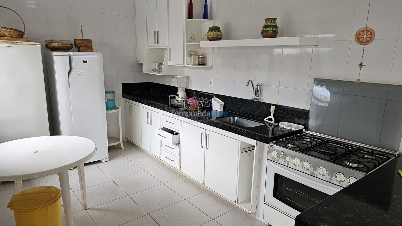 Casa para aluguel de temporada em Guarapari (Praia das Castanheiras)