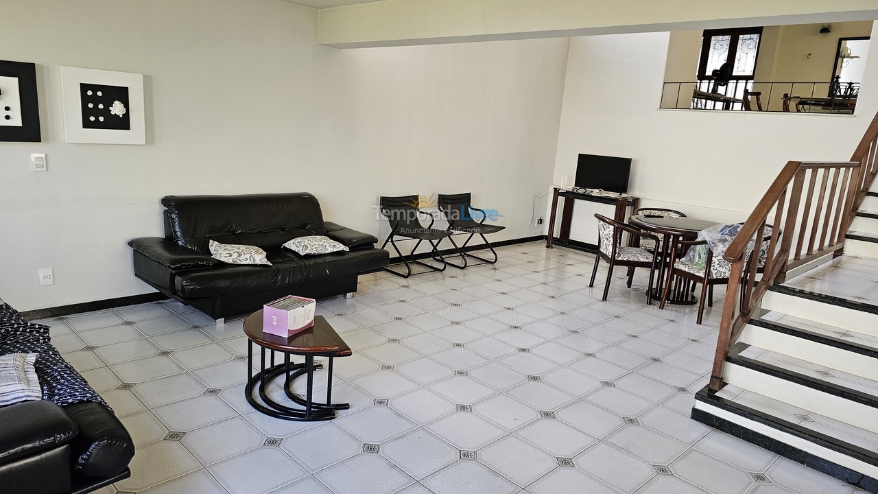 Casa para aluguel de temporada em Guarapari (Praia das Castanheiras)