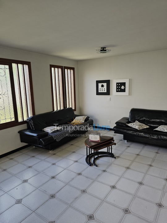 Casa para aluguel de temporada em Guarapari (Praia das Castanheiras)