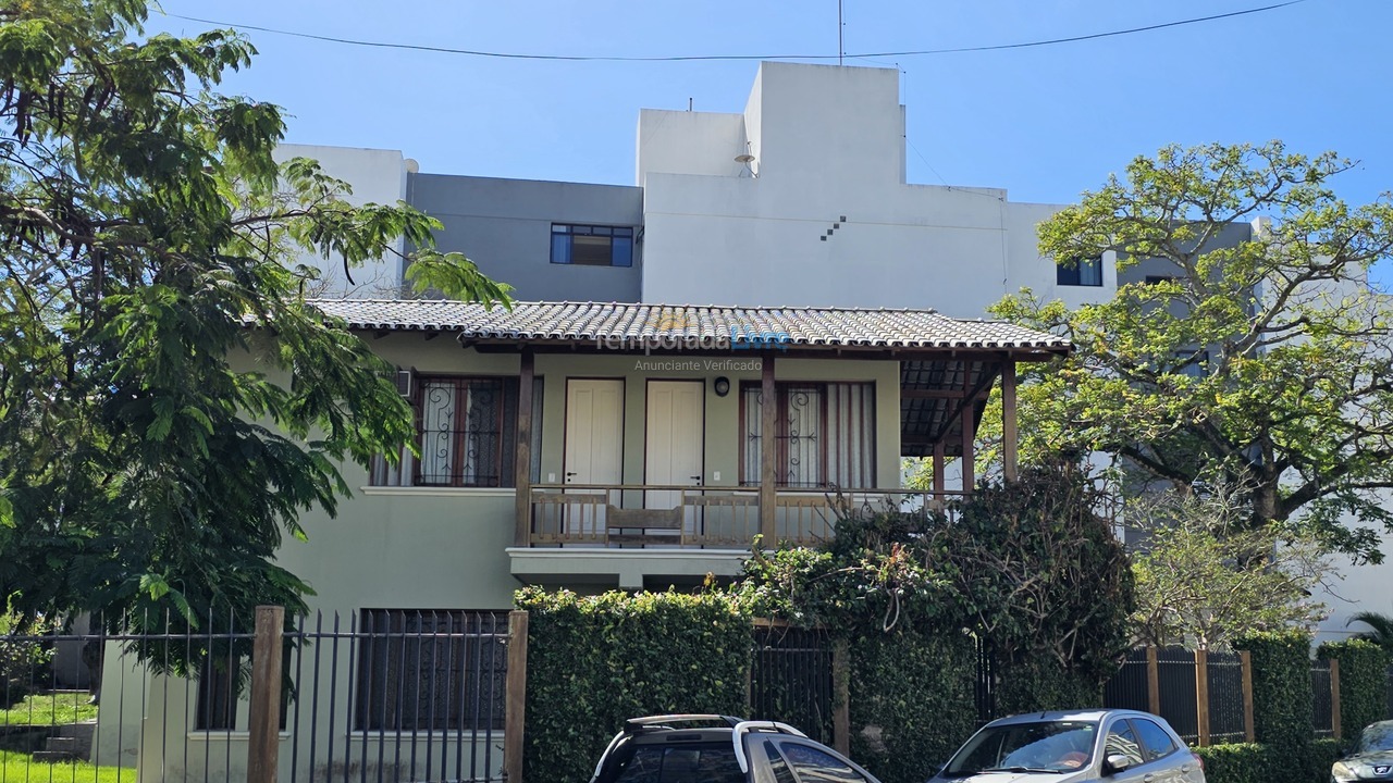 Casa para aluguel de temporada em Guarapari (Praia das Castanheiras)