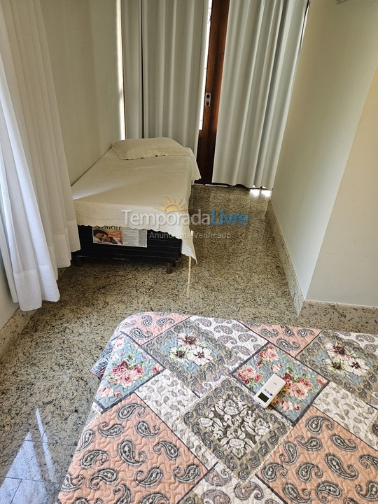 Casa para aluguel de temporada em Guarapari (Praia das Castanheiras)