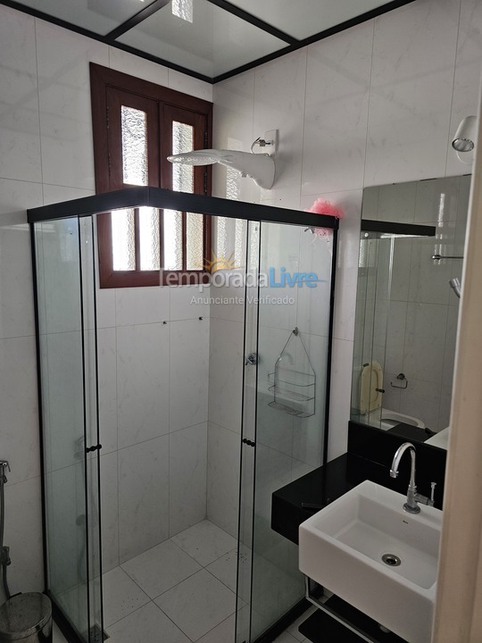 Casa para aluguel de temporada em Guarapari (Praia das Castanheiras)