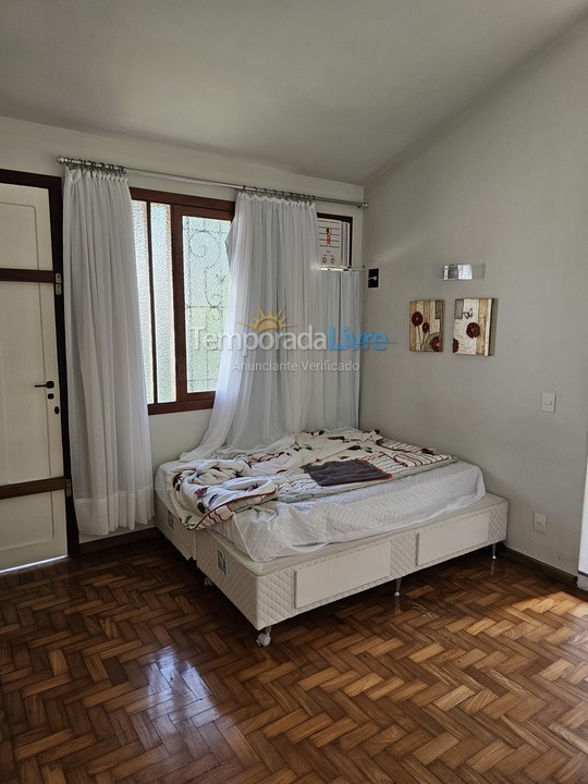 Casa para aluguel de temporada em Guarapari (Praia das Castanheiras)