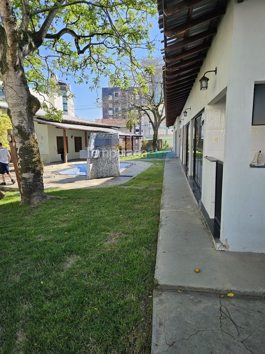 Casa para aluguel de temporada em Guarapari (Praia das Castanheiras)