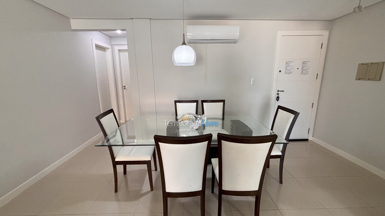 Apartment for vacation rental in Bombinhas (Praia de Bombas)