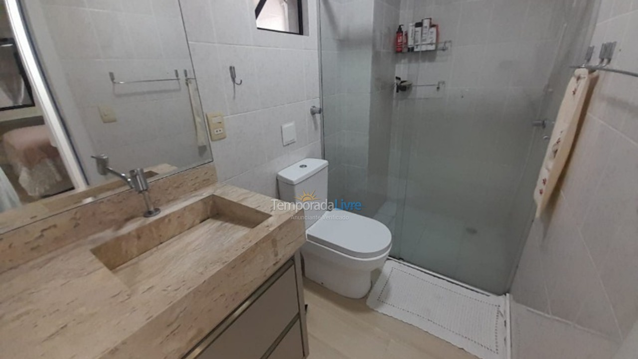 Apartamento para aluguel de temporada em Itapema (Meia Praia)