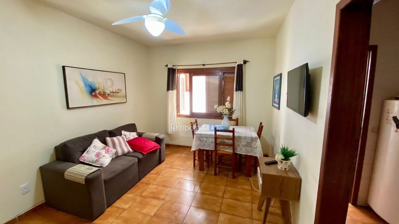 Apartamento para aluguel de temporada em Capão da Canoa (Centro)