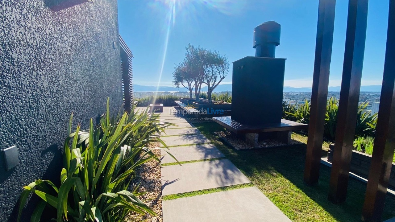 Apartamento para aluguel de temporada em Capão da Canoa (Navegantes)