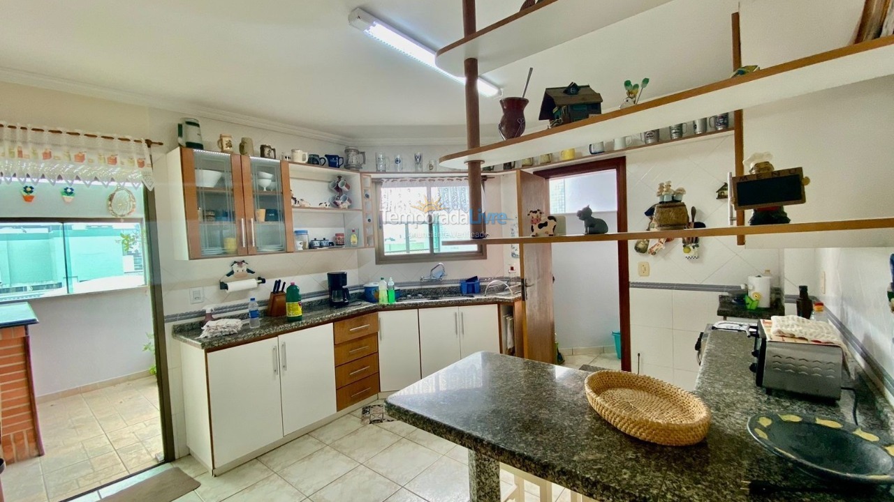 Apartamento para aluguel de temporada em Capão da Canoa (Navegantes)