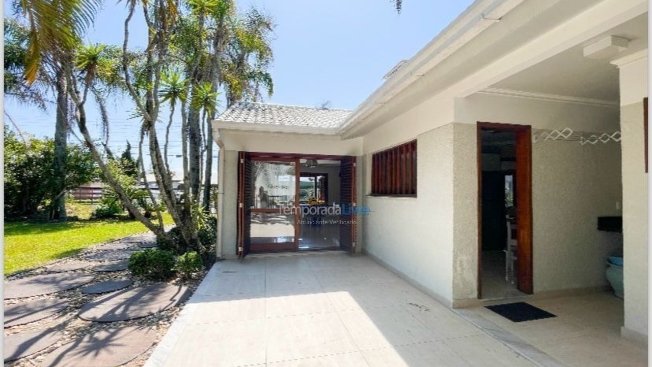 Casa para aluguel de temporada em Xangri Lá (Xangrila Bairo Centro)