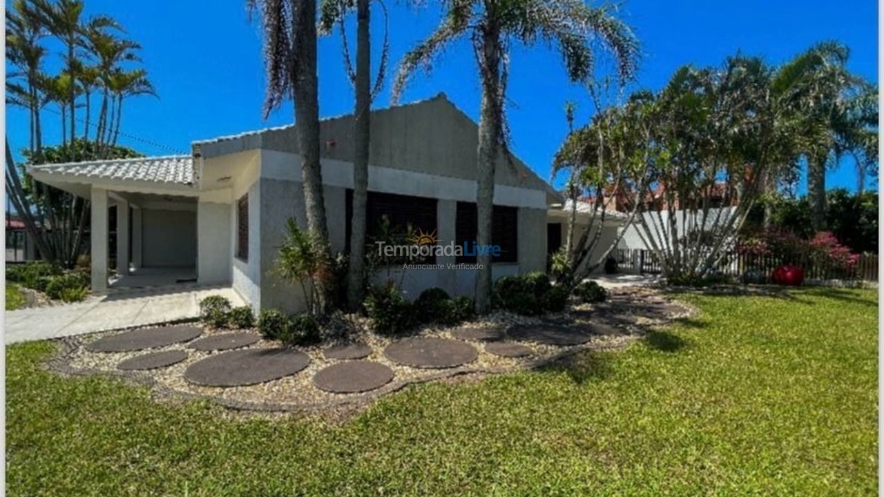 Casa para aluguel de temporada em Xangri Lá (Xangrila Bairo Centro)