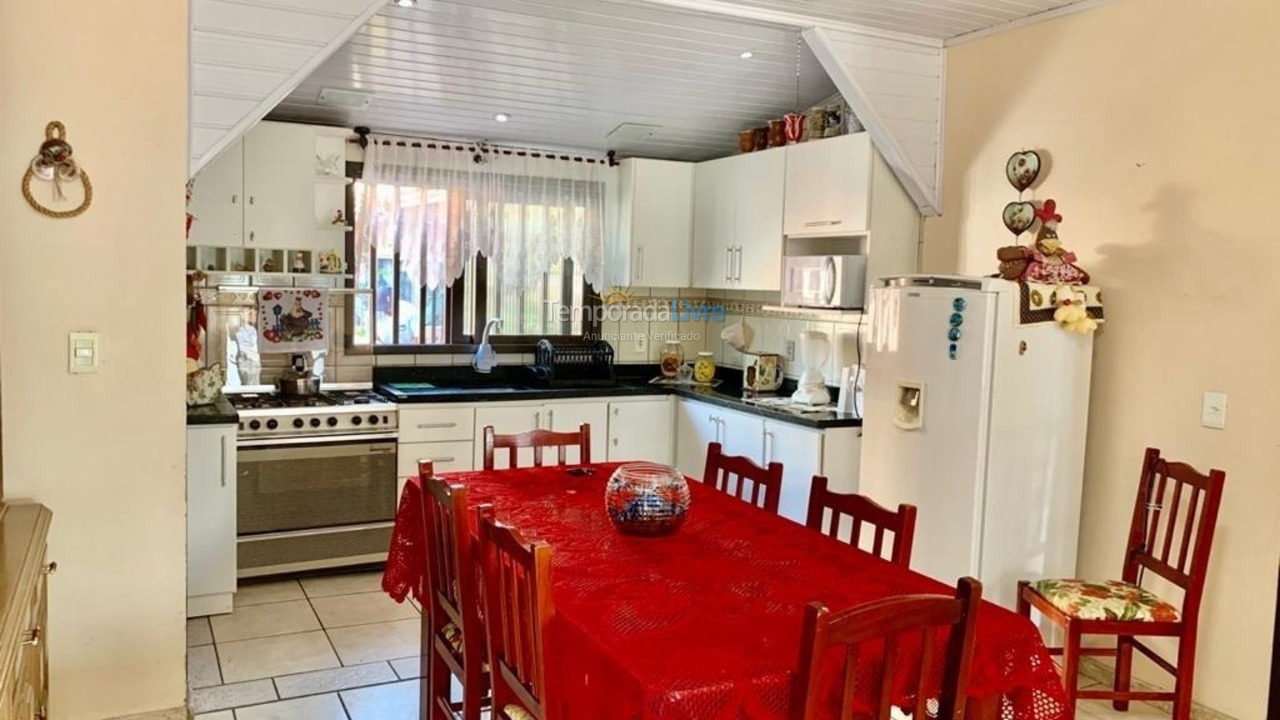 Casa para aluguel de temporada em Capão da Canoa (Jardim Beira Mar)