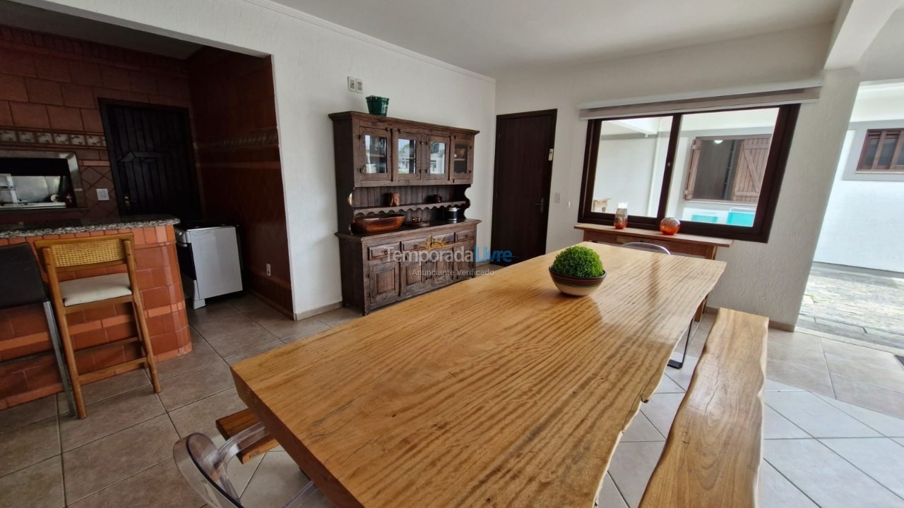 Casa para aluguel de temporada em Xangri Lá (Xangrila Bairo Centro)