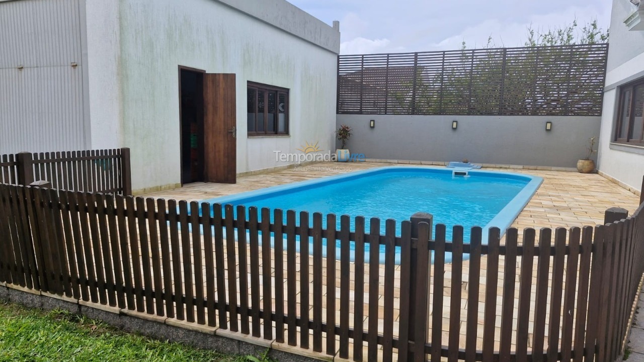 Casa para aluguel de temporada em Xangri Lá (Xangrila Bairo Centro)