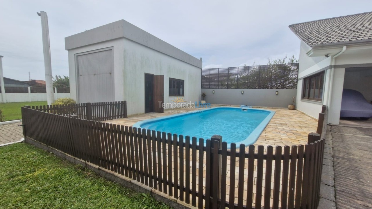 Casa para aluguel de temporada em Xangri Lá (Xangrila Bairo Centro)