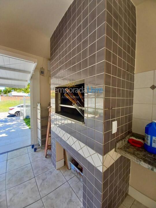 Casa para aluguel de temporada em Capão da Canoa (Zona Nova)