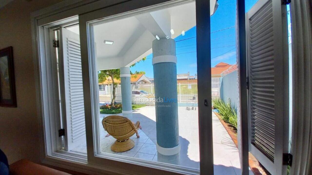 Casa para aluguel de temporada em Capão da Canoa (Zona Nova)
