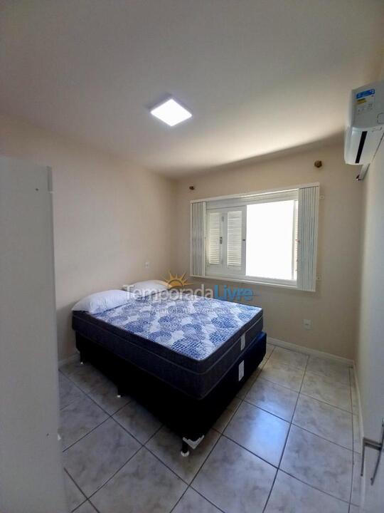 Casa para aluguel de temporada em Capão da Canoa (Zona Nova)