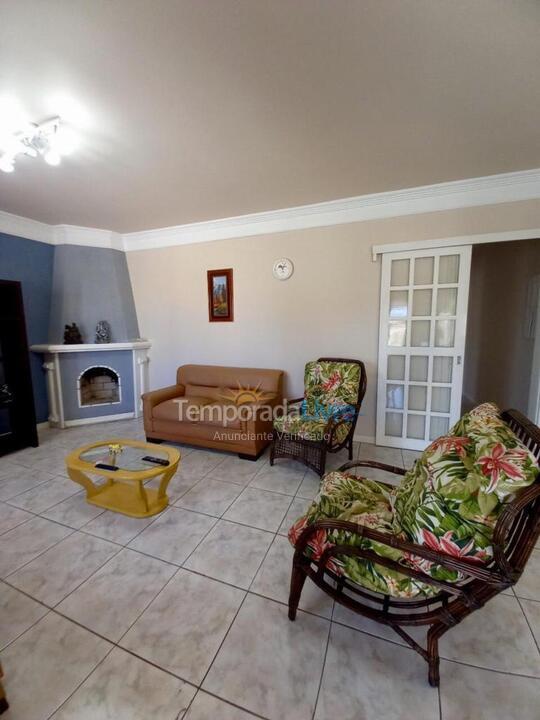 Casa para aluguel de temporada em Capão da Canoa (Zona Nova)