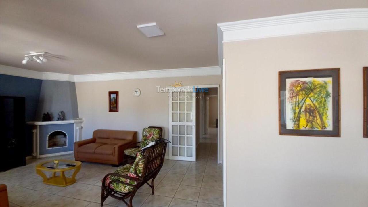 Casa para aluguel de temporada em Capão da Canoa (Zona Nova)